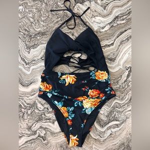 Cupshe Women Cut-out One Piece Swimsuit Size XXL